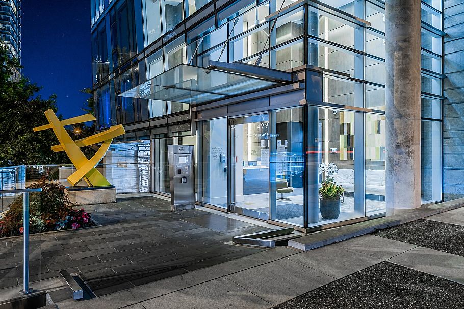 3101 1499 W Pender Street Vancouver, BC - 31