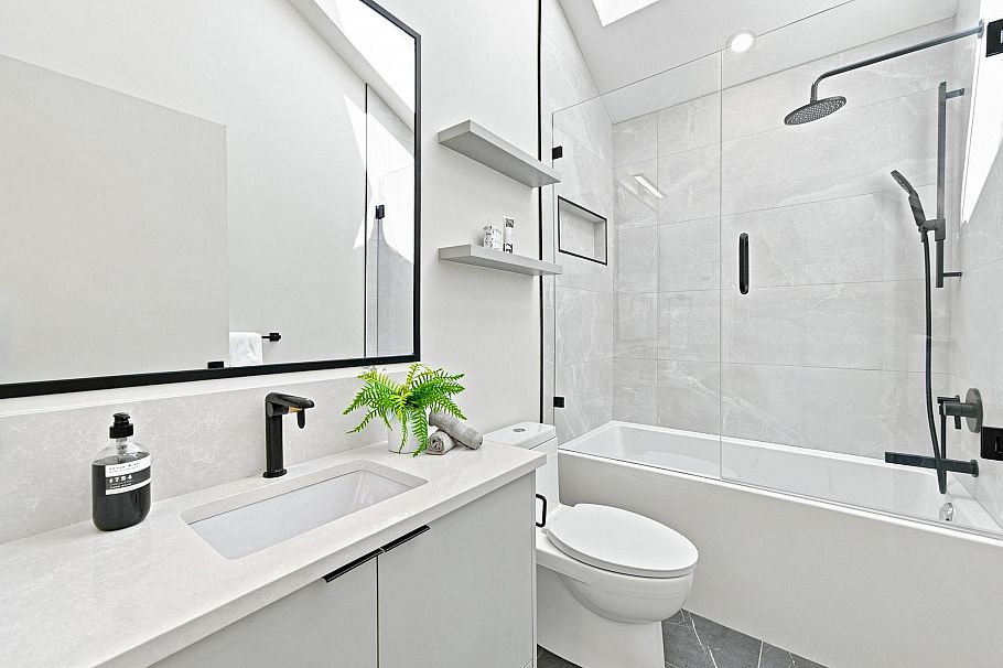 6168 Granville Street Vancouver, BC - 26