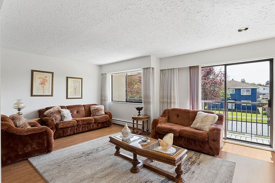 2581 E 3rd Avenue Vancouver, BC - 5