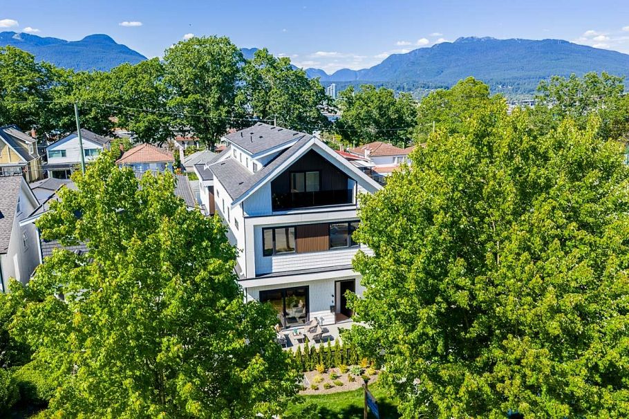 1 2875 Cambridge Street Vancouver, BC - 1