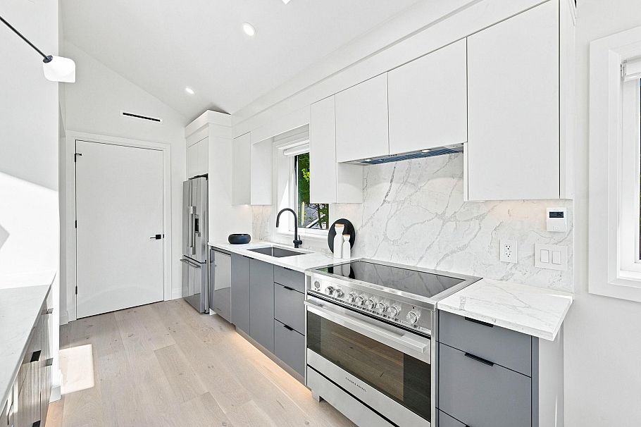 6168 Granville Street Vancouver, BC - 16