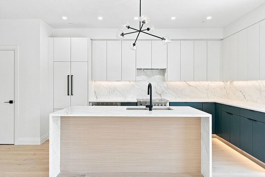 6162 Granville Street Vancouver, BC - 5