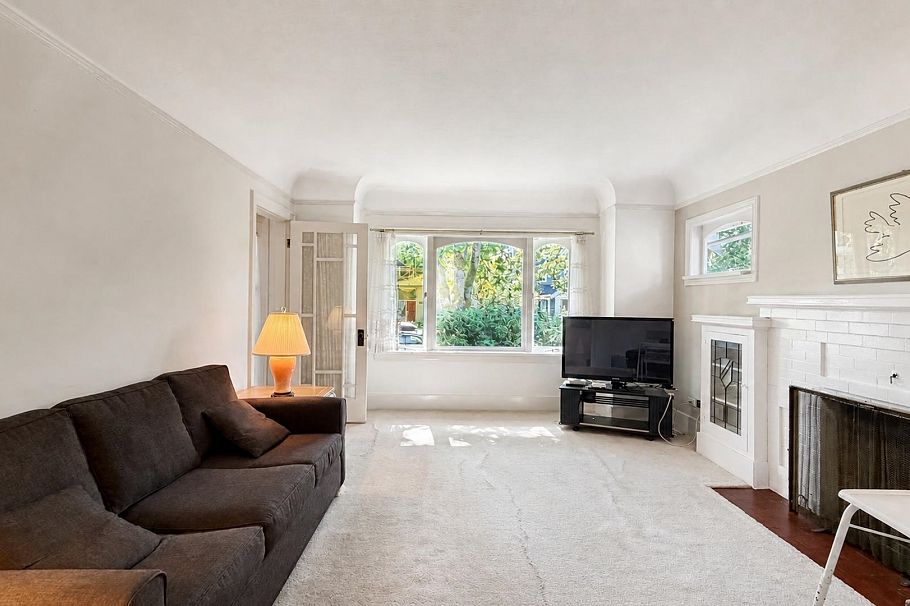 3847 W 23rd Avenue Vancouver, BC - 2