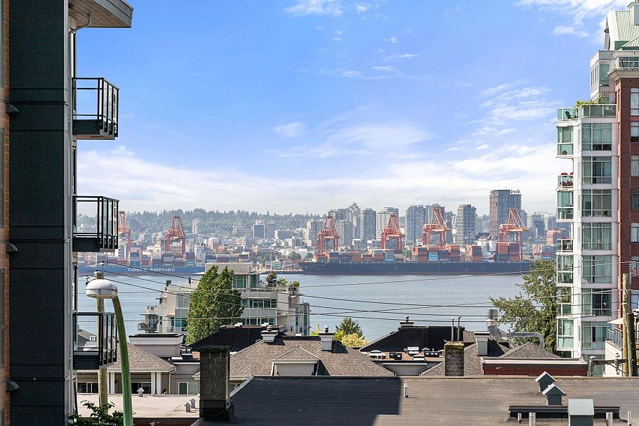302 140 E 4th Street North Vancouver, BC - 1