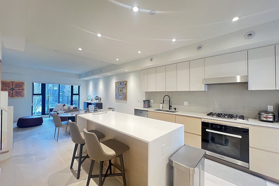 34 530 W 28th Avenue Vancouver, BC - 15
