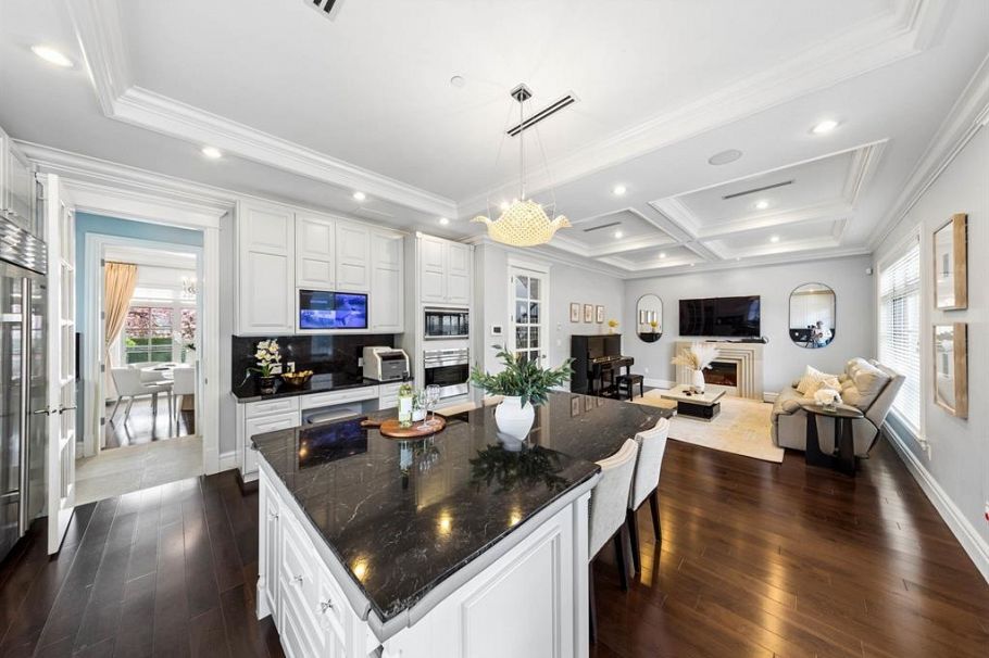 3587 W 38th Avenue Vancouver, BC - 20