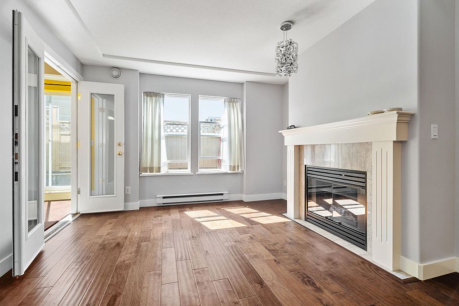 211 5723 Balsam Street Vancouver, BC - 4