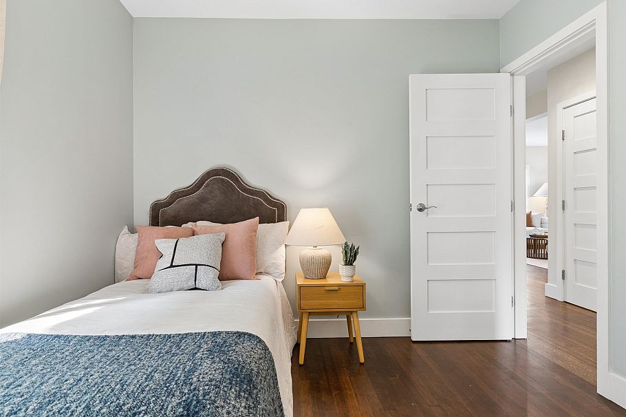 908 W 21st Avenue Vancouver, BC - 11