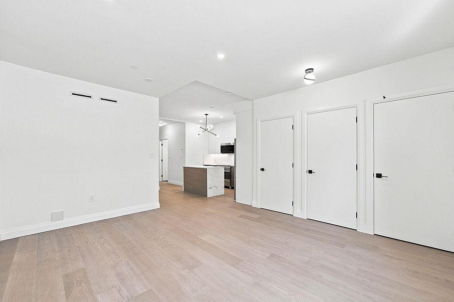 6166 Granville Street Vancouver, BC - 4