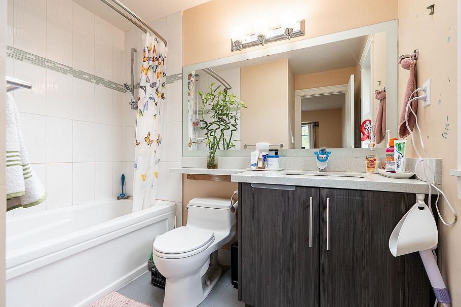 3032 E 16th Avenue Vancouver, BC - 13
