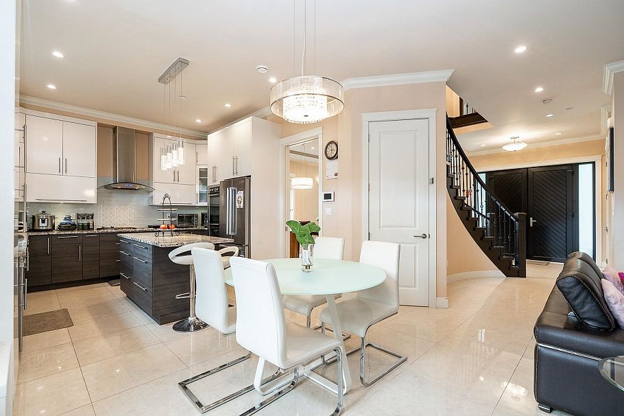 3032 E 16th Avenue Vancouver, BC - 25