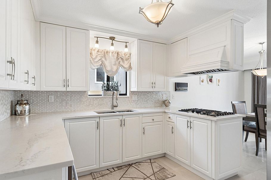 2581 E 3rd Avenue Vancouver, BC - 9