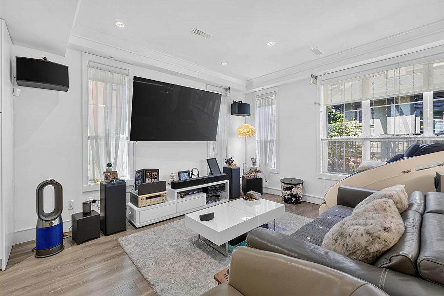 451 W 63rd Avenue Vancouver, BC - 7