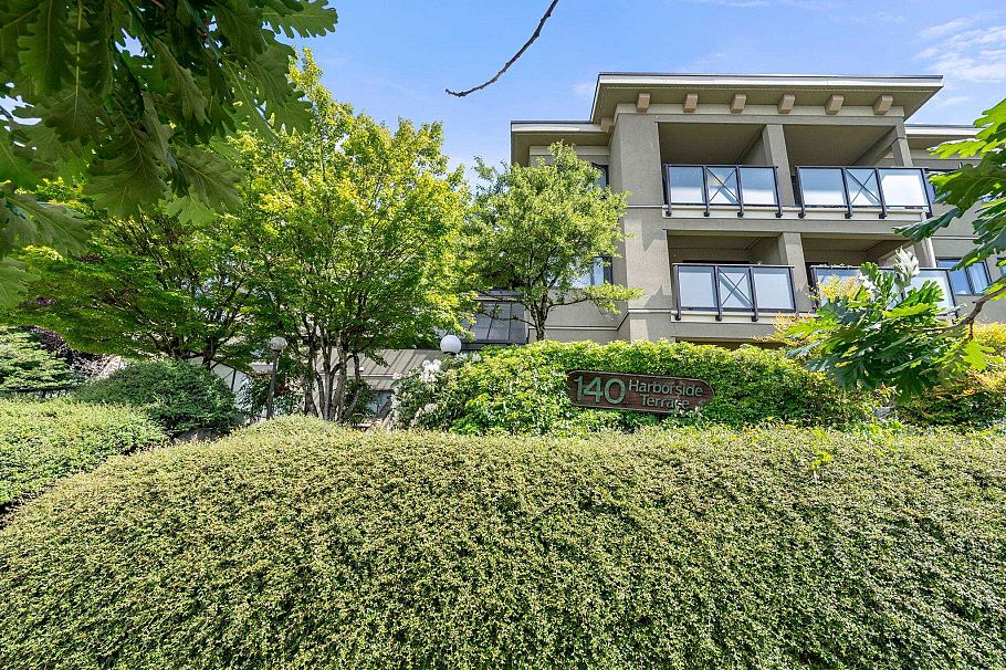 302 140 E 4th Street North Vancouver, BC - 31
