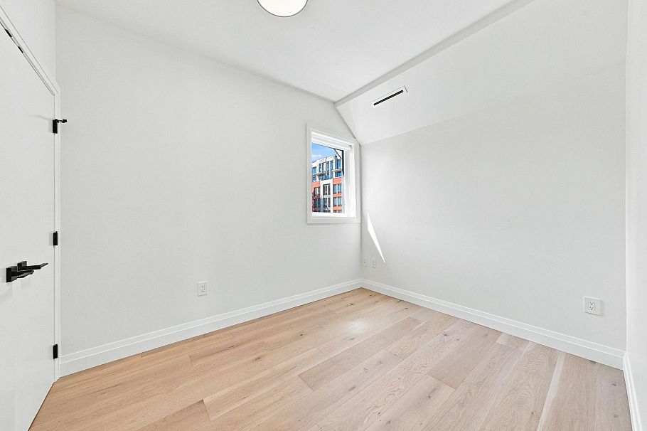 6162 Granville Street Vancouver, BC - 11