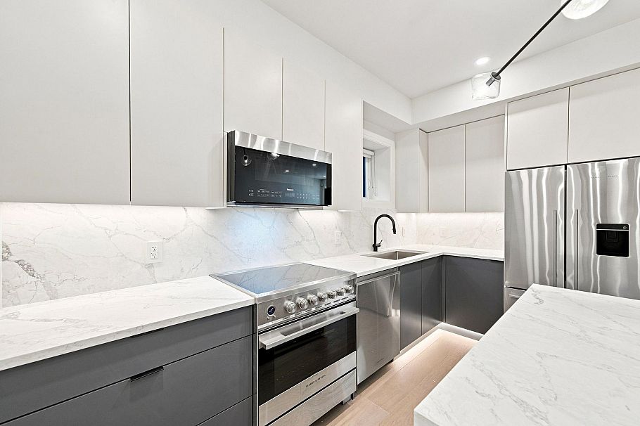 6166 Granville Street Vancouver, BC - 10