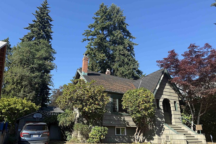 3441 W 35th Avenue Vancouver, BC - 4