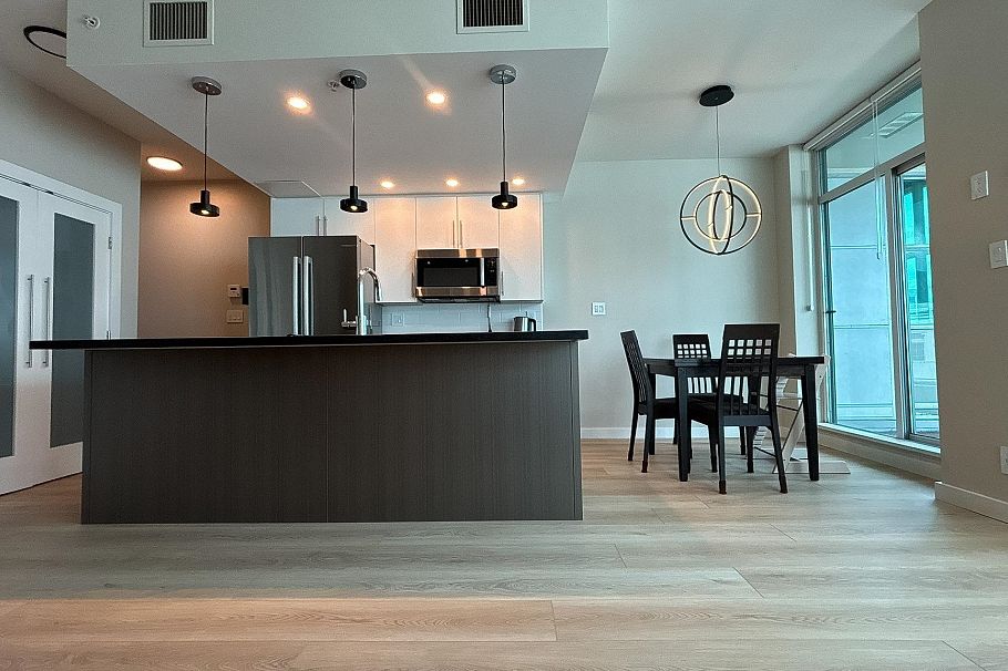 702 168 E Esplanade North Vancouver, BC - 8