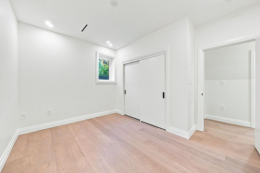 6166 Granville Street Vancouver, BC - 17