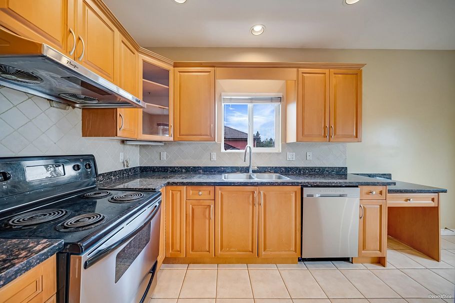 1140 Hazelton Street Vancouver, BC - 10