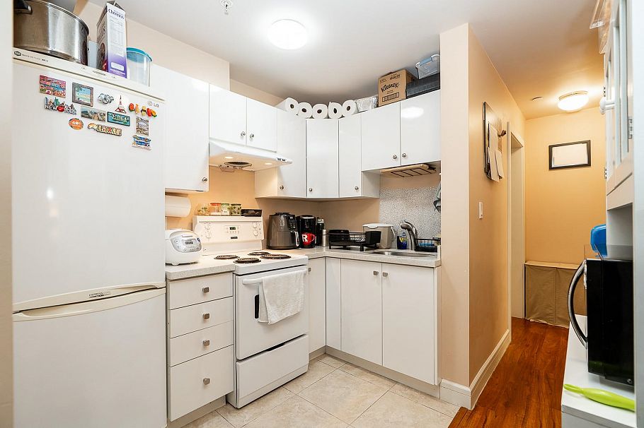 3032 E 16th Avenue Vancouver, BC - 28