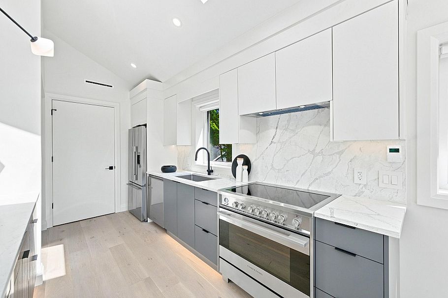 6168 Granville Street Vancouver, BC - 14