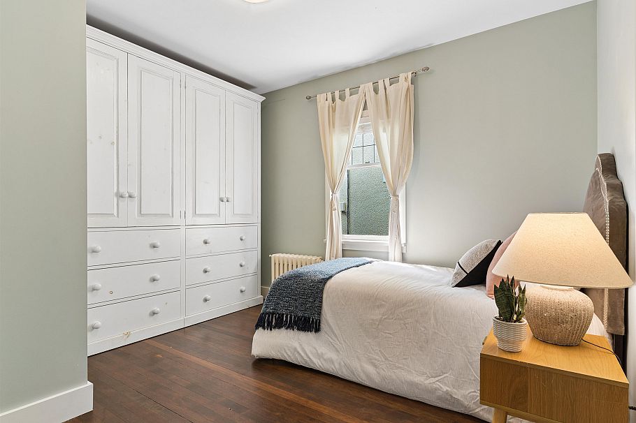 908 W 21st Avenue Vancouver, BC - 10