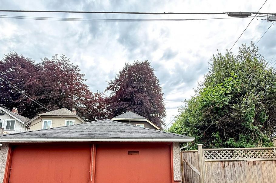 2791 W 13th Avenue Vancouver, BC - 10