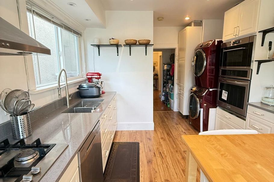 2791 W 13th Avenue Vancouver, BC - 9
