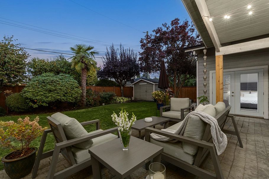 1208 Rosewood Crescent North Vancouver, BC - 1