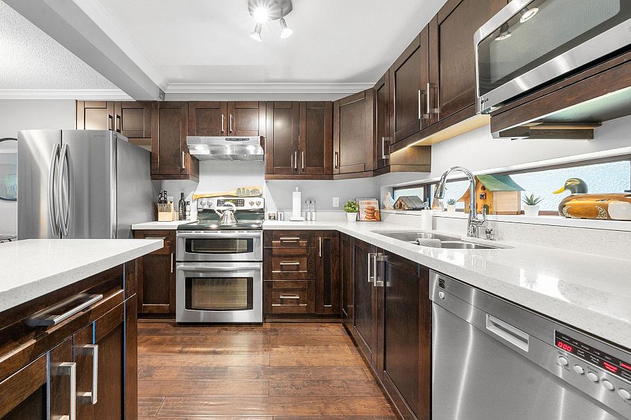 302 140 E 4th Street North Vancouver, BC - 14
