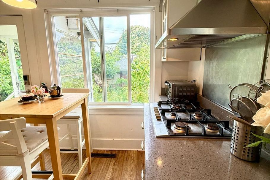 2791 W 13th Avenue Vancouver, BC - 5