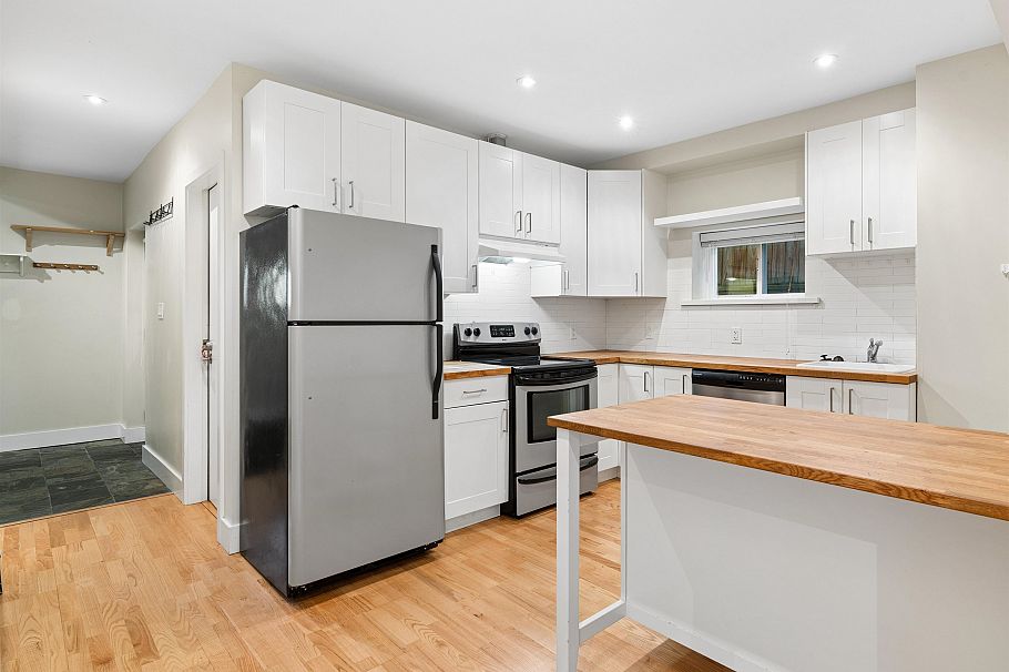 908 W 21st Avenue Vancouver, BC - 24