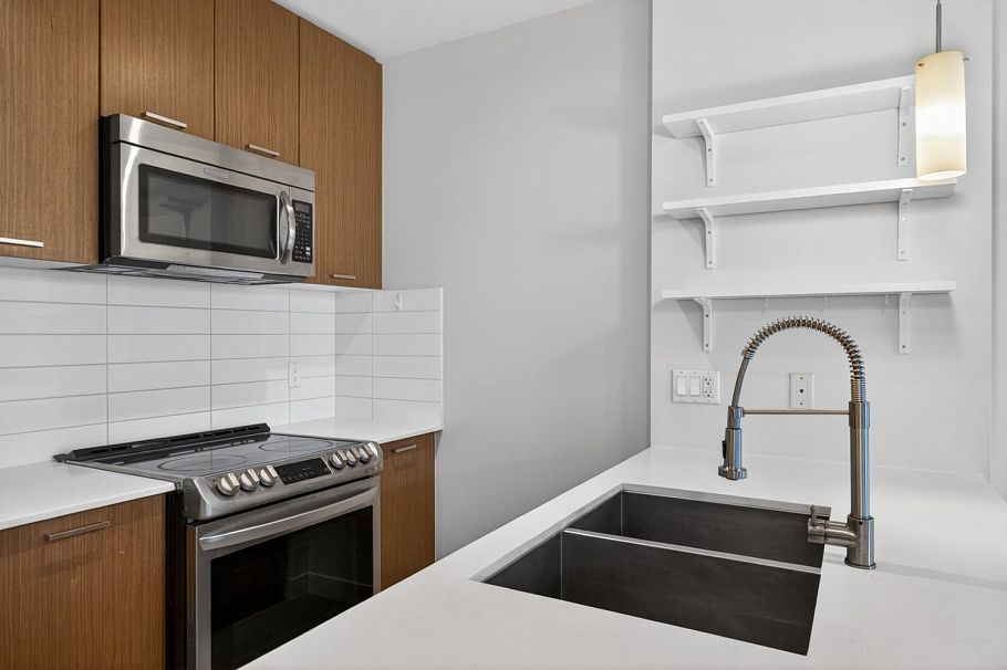 501 2321 Scotia Street Vancouver, BC - 4