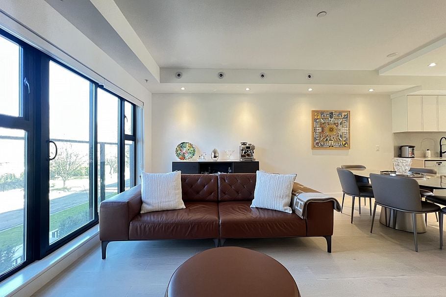 34 530 W 28th Avenue Vancouver, BC - 4