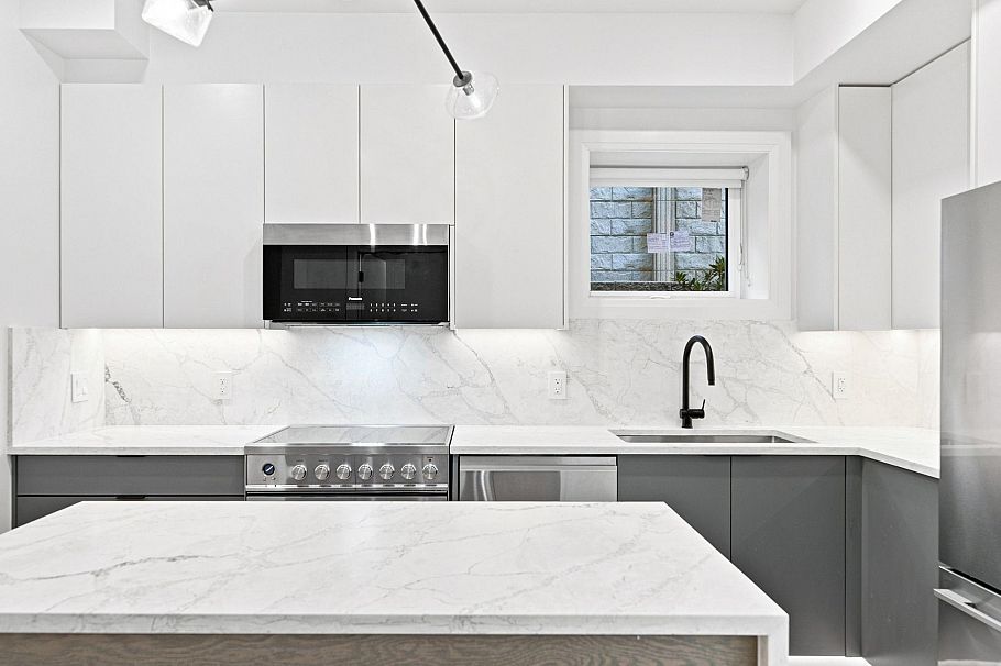 6166 Granville Street Vancouver, BC - 8