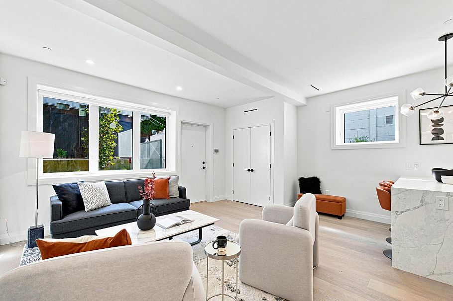 6170 Granville Street Vancouver, BC - 6