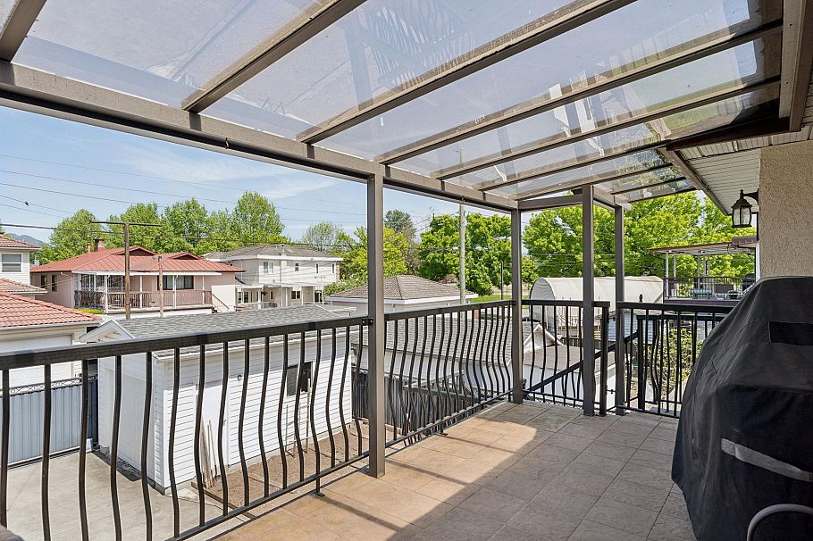 2581 E 3rd Avenue Vancouver, BC - 17