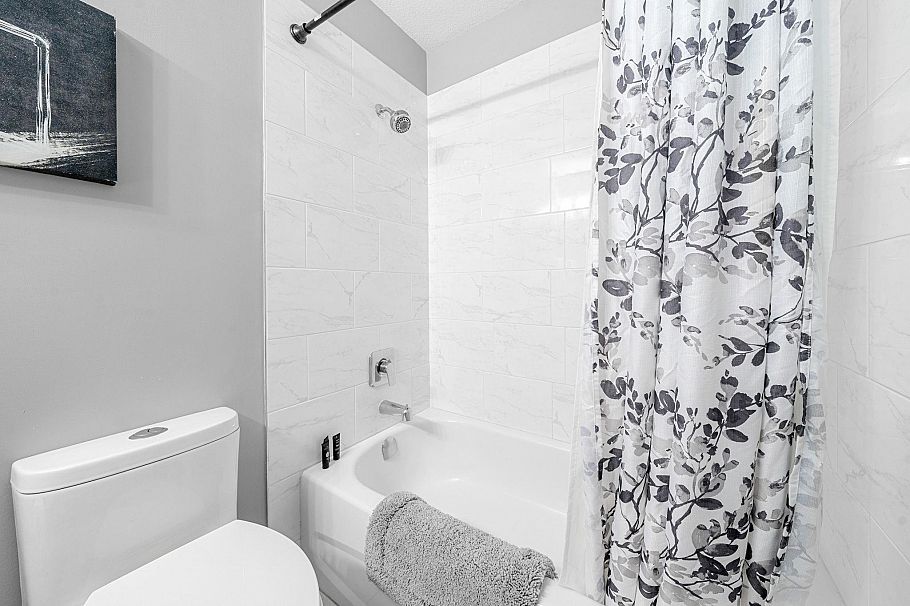 302 140 E 4th Street North Vancouver, BC - 22