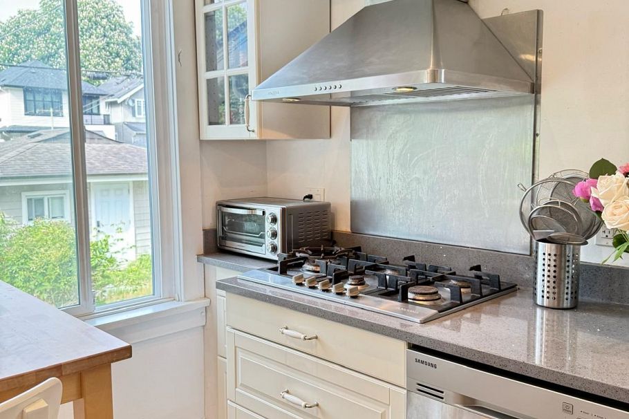 2791 W 13th Avenue Vancouver, BC - 6