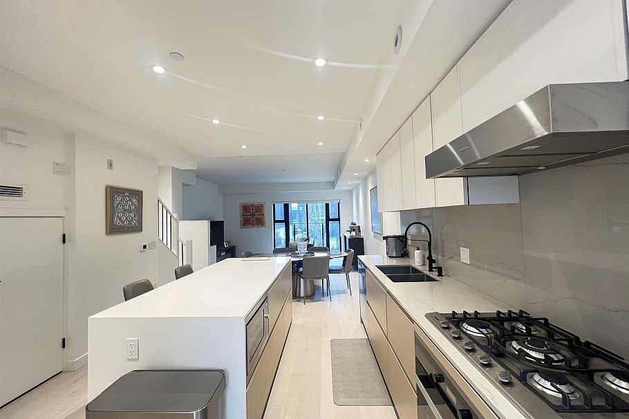 34 530 W 28th Avenue Vancouver, BC - 17
