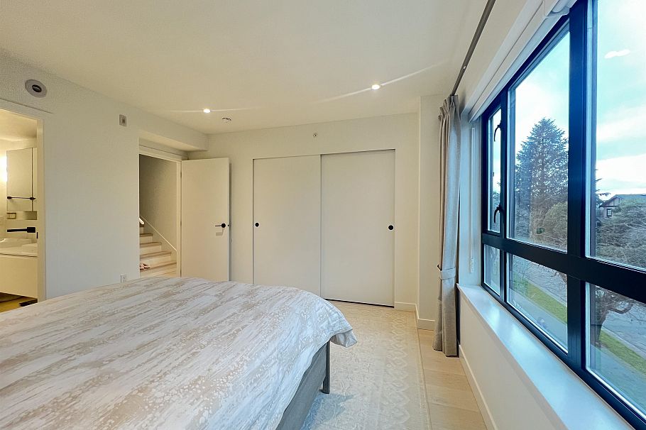 34 530 W 28th Avenue Vancouver, BC - 24