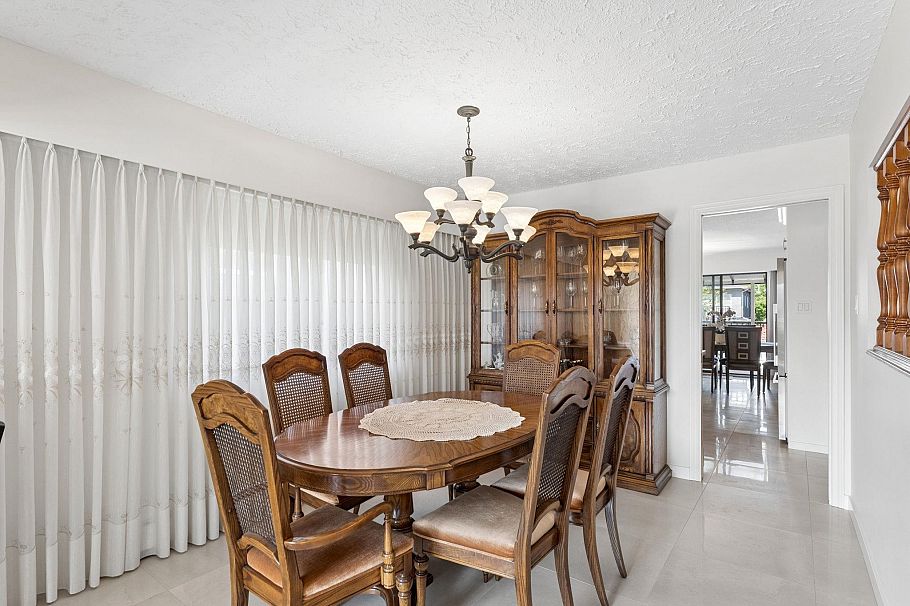 2581 E 3rd Avenue Vancouver, BC - 7