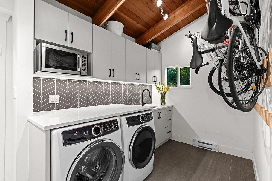 1208 Rosewood Crescent North Vancouver, BC - 13
