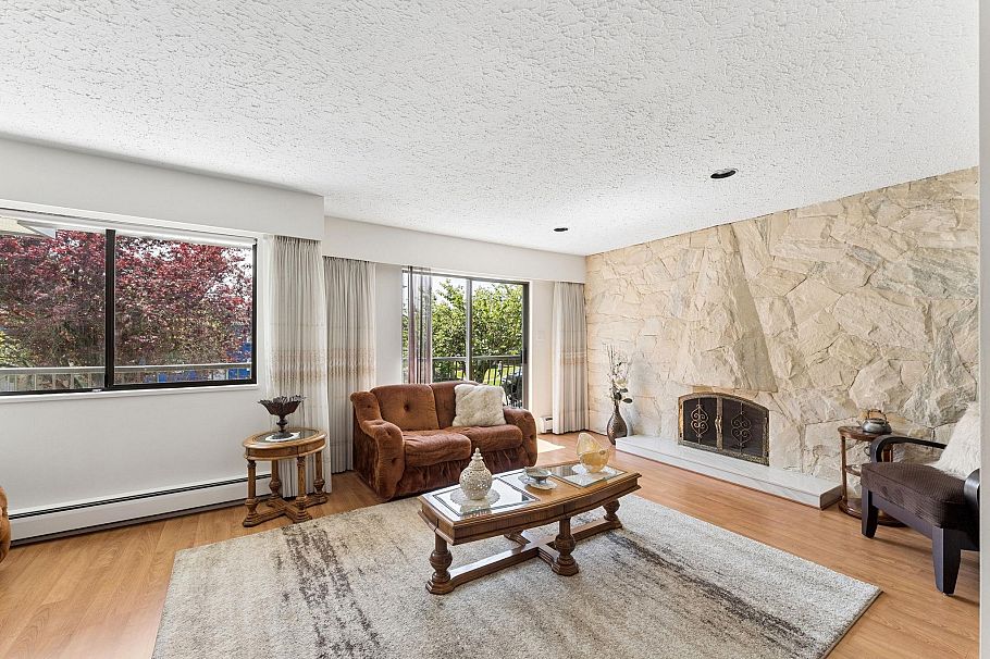 2581 E 3rd Avenue Vancouver, BC - 3