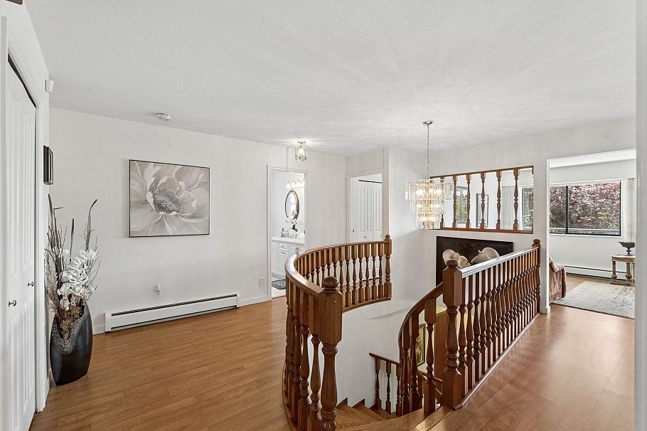 2581 E 3rd Avenue Vancouver, BC - 19