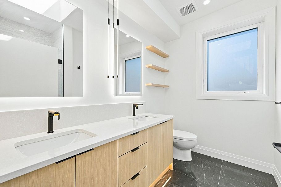 6162 Granville Street Vancouver, BC - 18