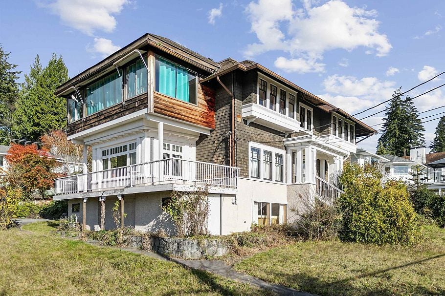 404 Somerset Street North Vancouver, BC - 4