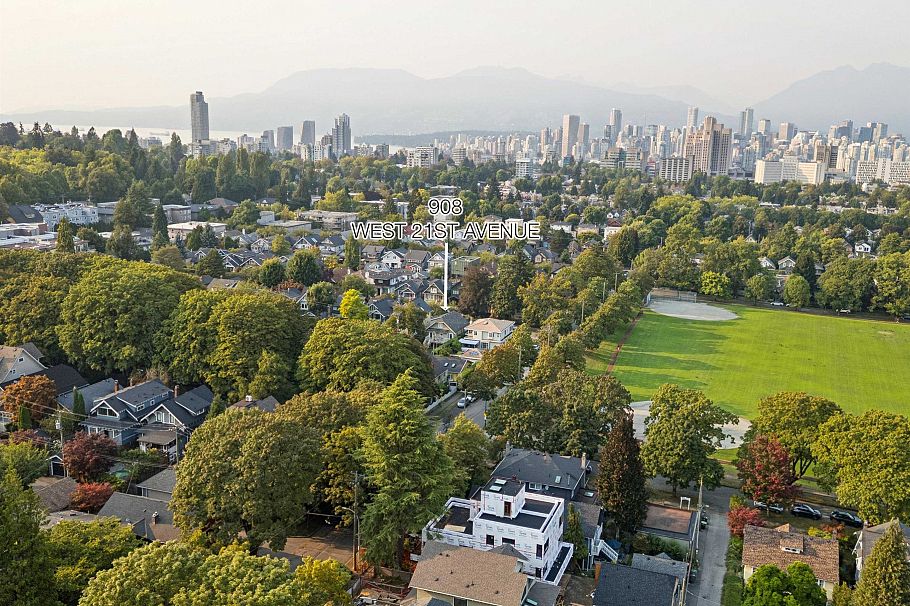 908 W 21st Avenue Vancouver, BC - 40