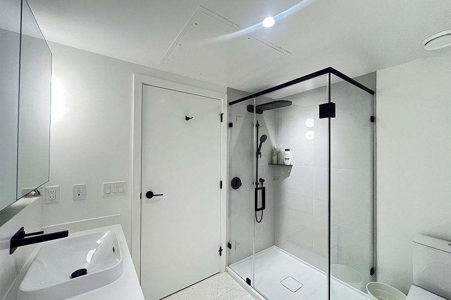34 530 W 28th Avenue Vancouver, BC - 27